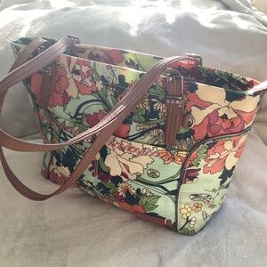 SAKROOTS FLORAL PRINT WEATHERPROOF CANVAS TOTE BAG